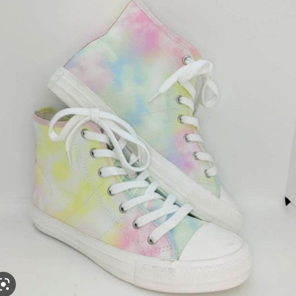 American Eagle Tie Dye High Top Sneakers